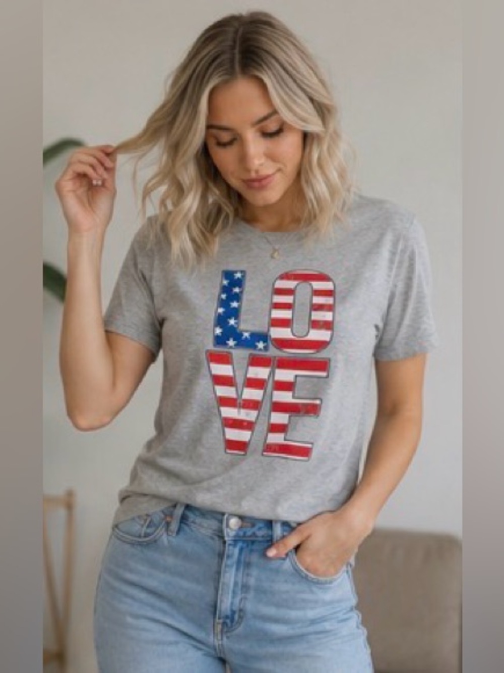 WOMEN’S LOVE FLAG A GRAPHIC T-SHIRT